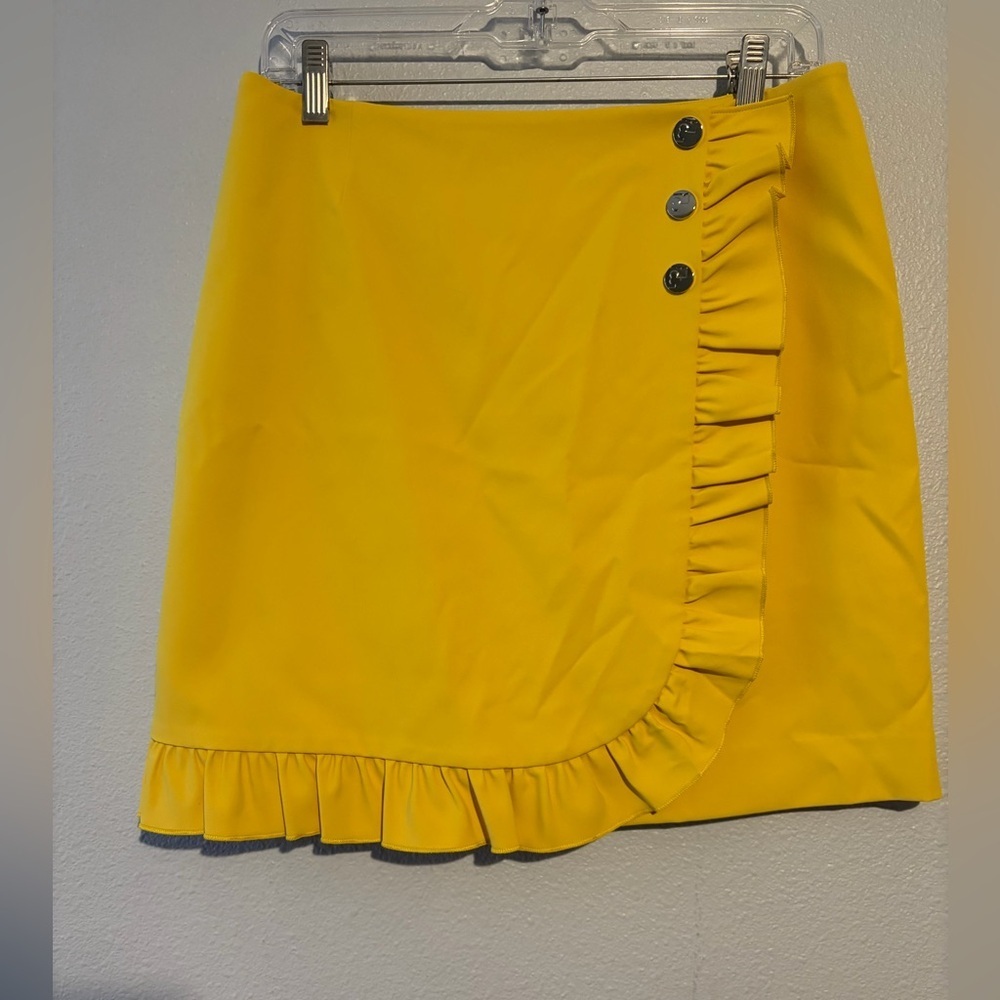 Tory Sport Tech Twill Ruffle Skort in yellow